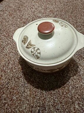 Otagiri Brown and White Sea Shells Image Stoneware Casserole Dish with Lid